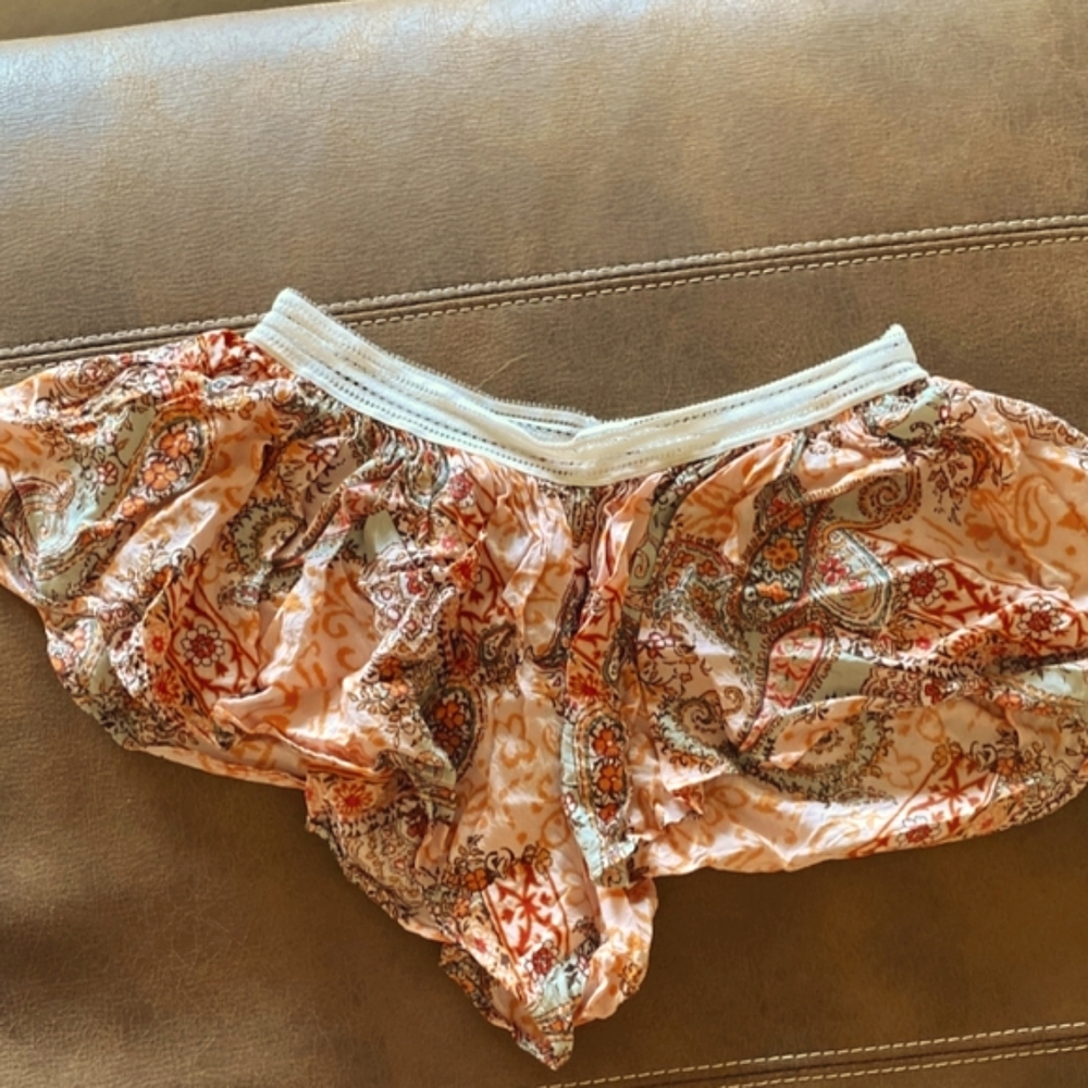 VS boots shorts